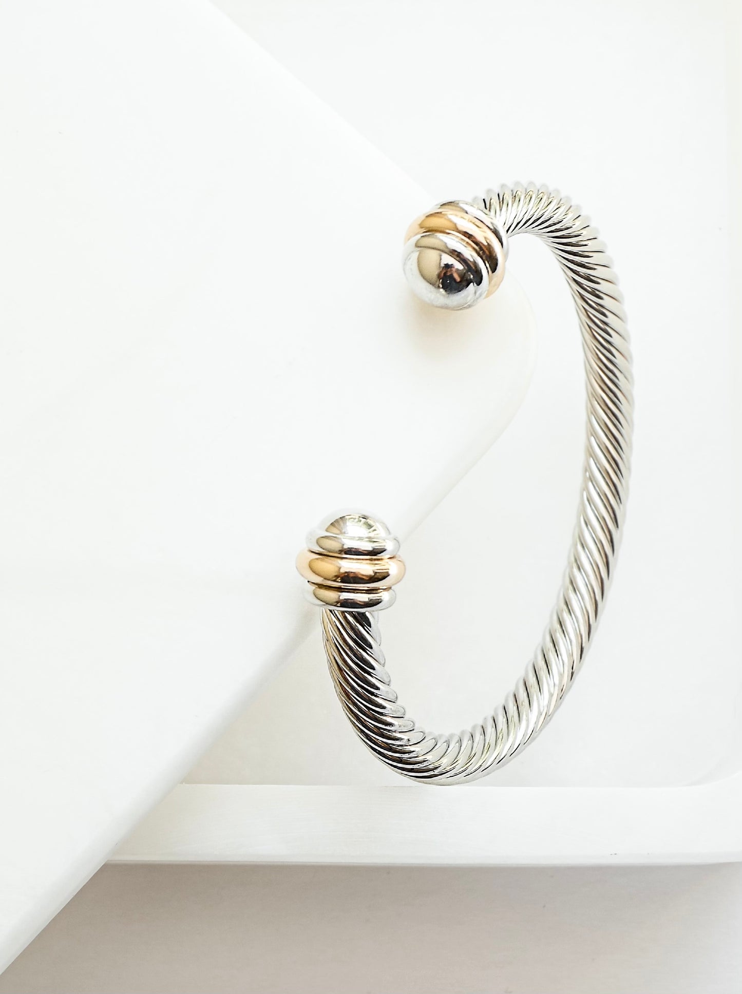 Z10 Cable Bracelet